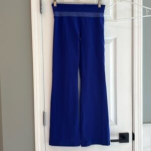 Physic Blue Lululemon size 4 flare leggings